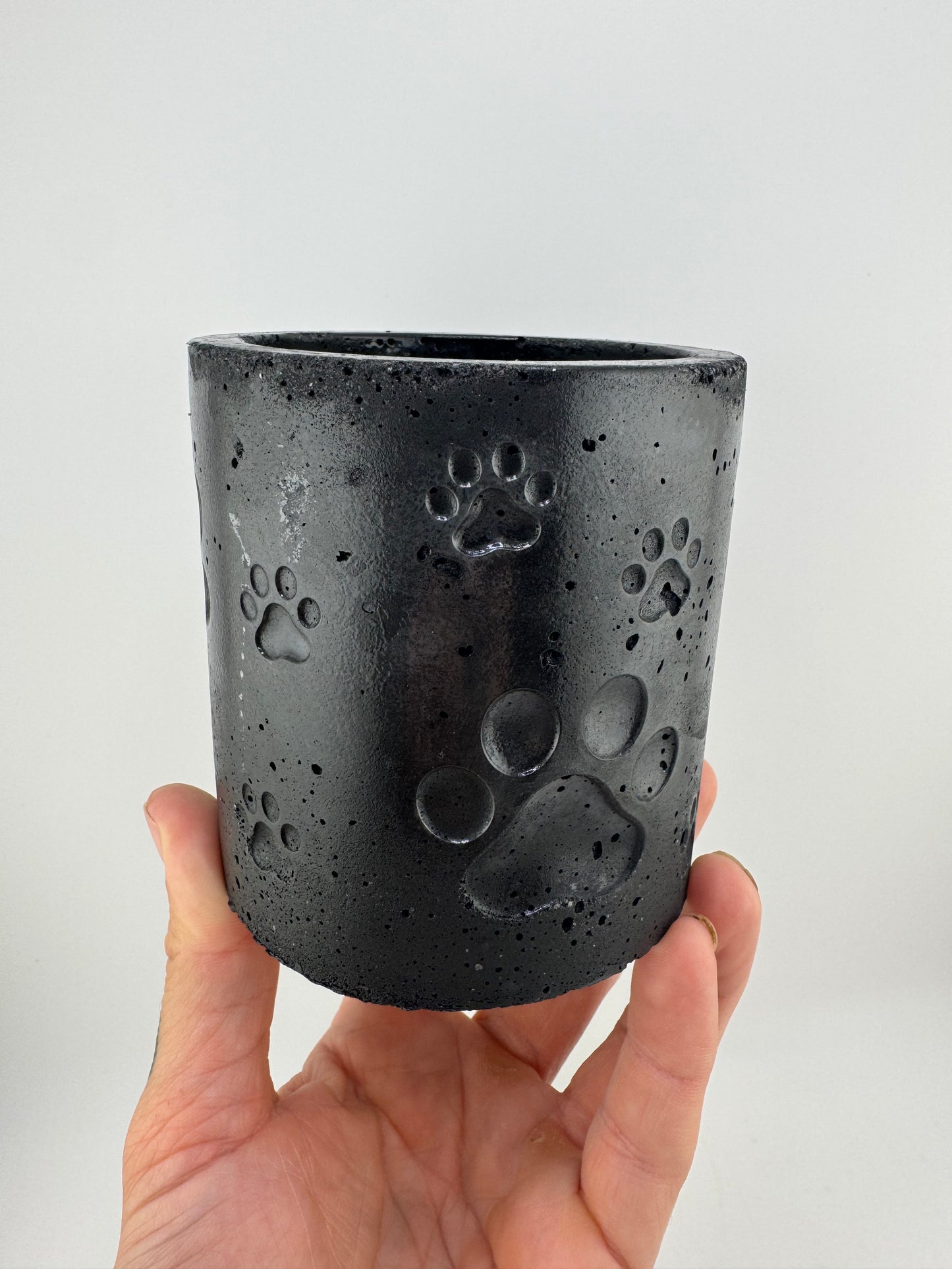 Indented Paw Pot