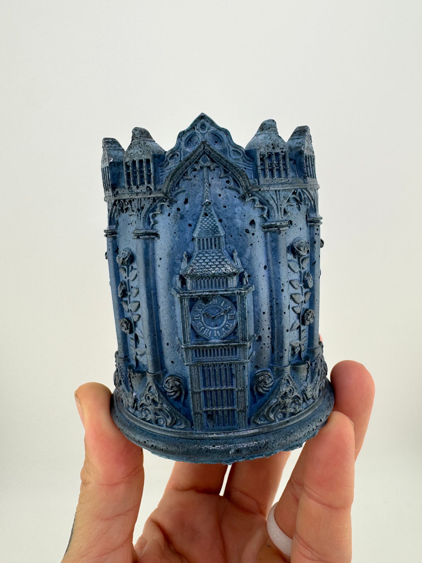 Big Ben and Roses Pot
