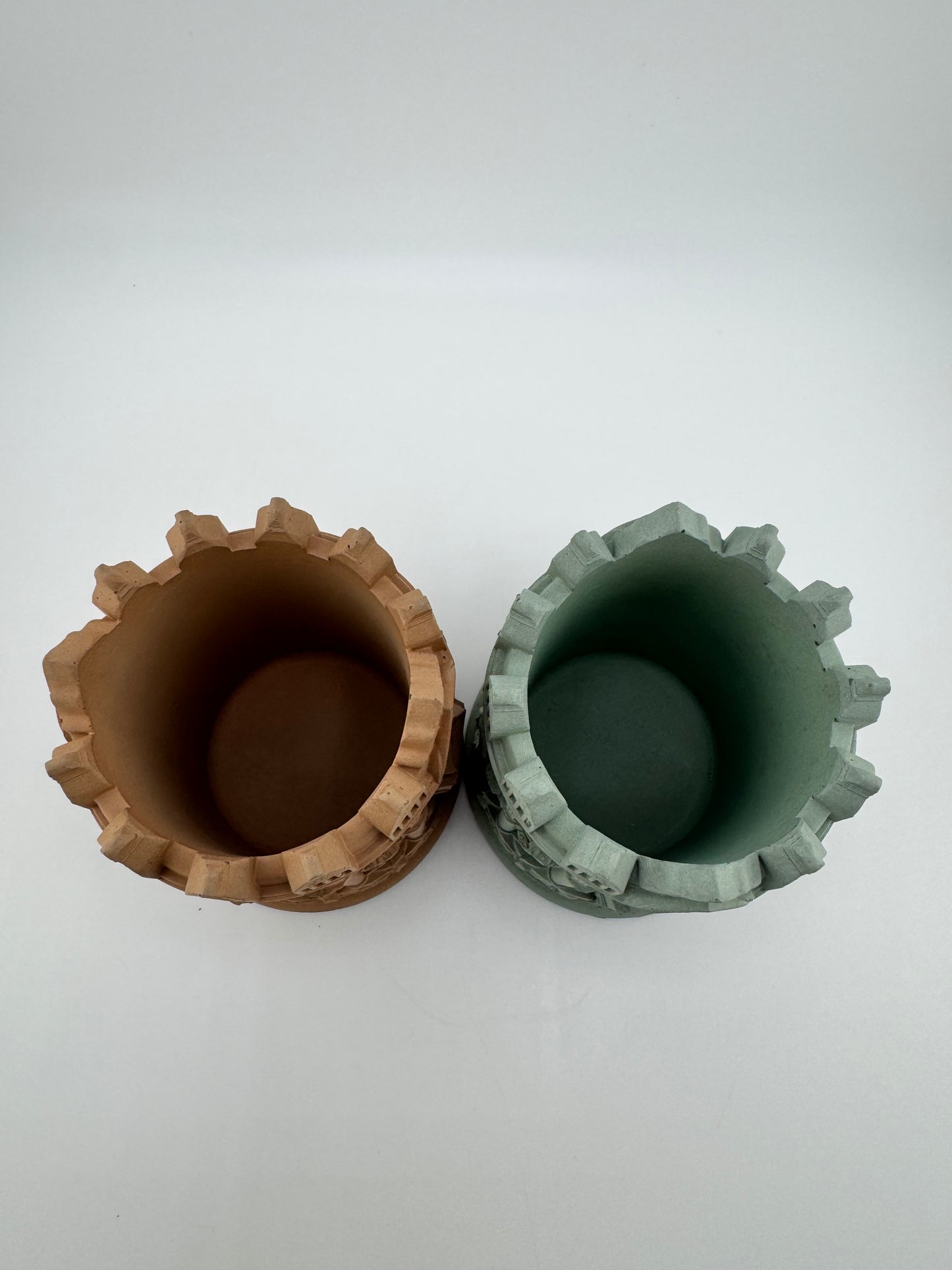 Big Ben and Roses Pot