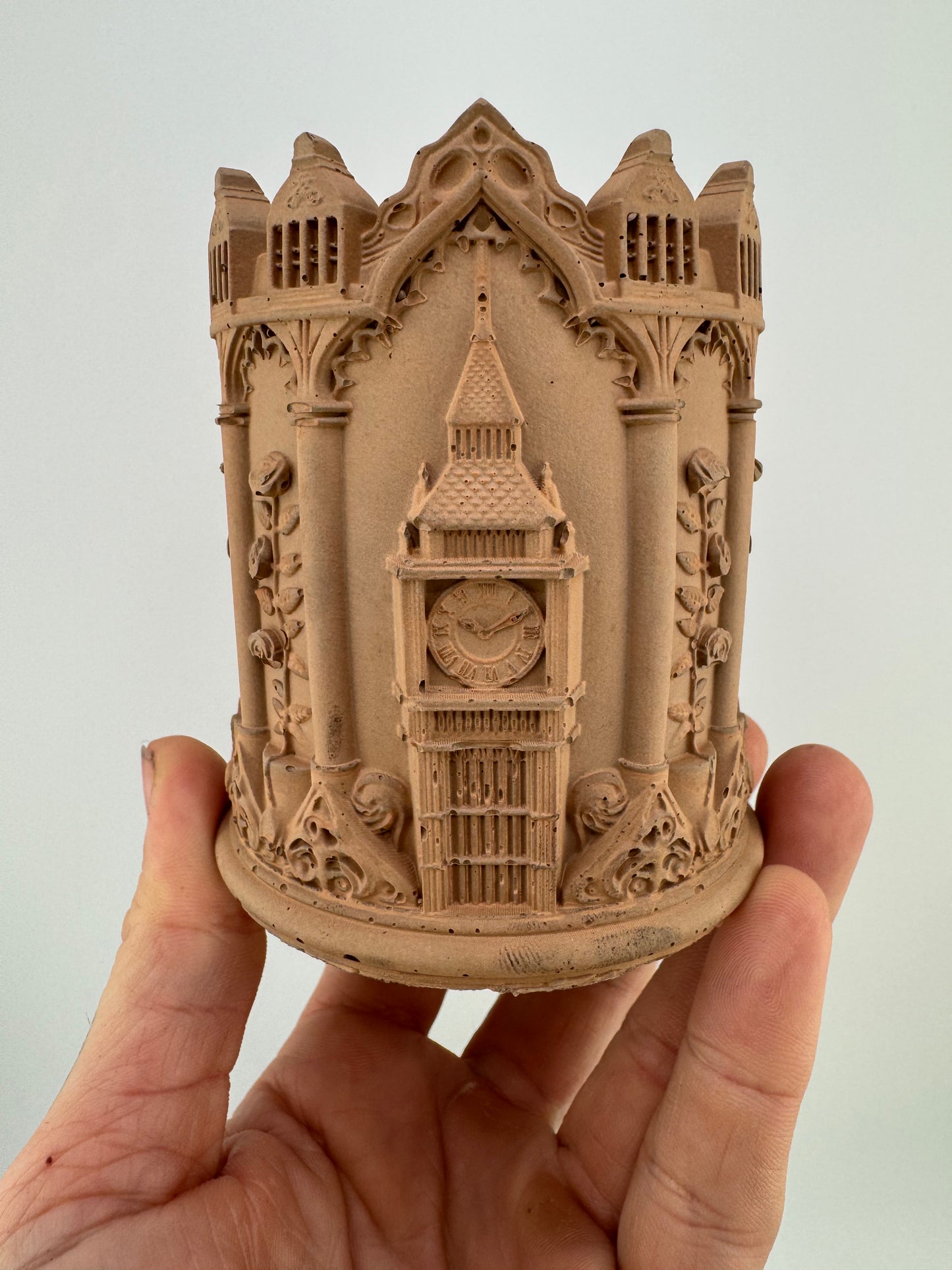 Big Ben and Roses Pot