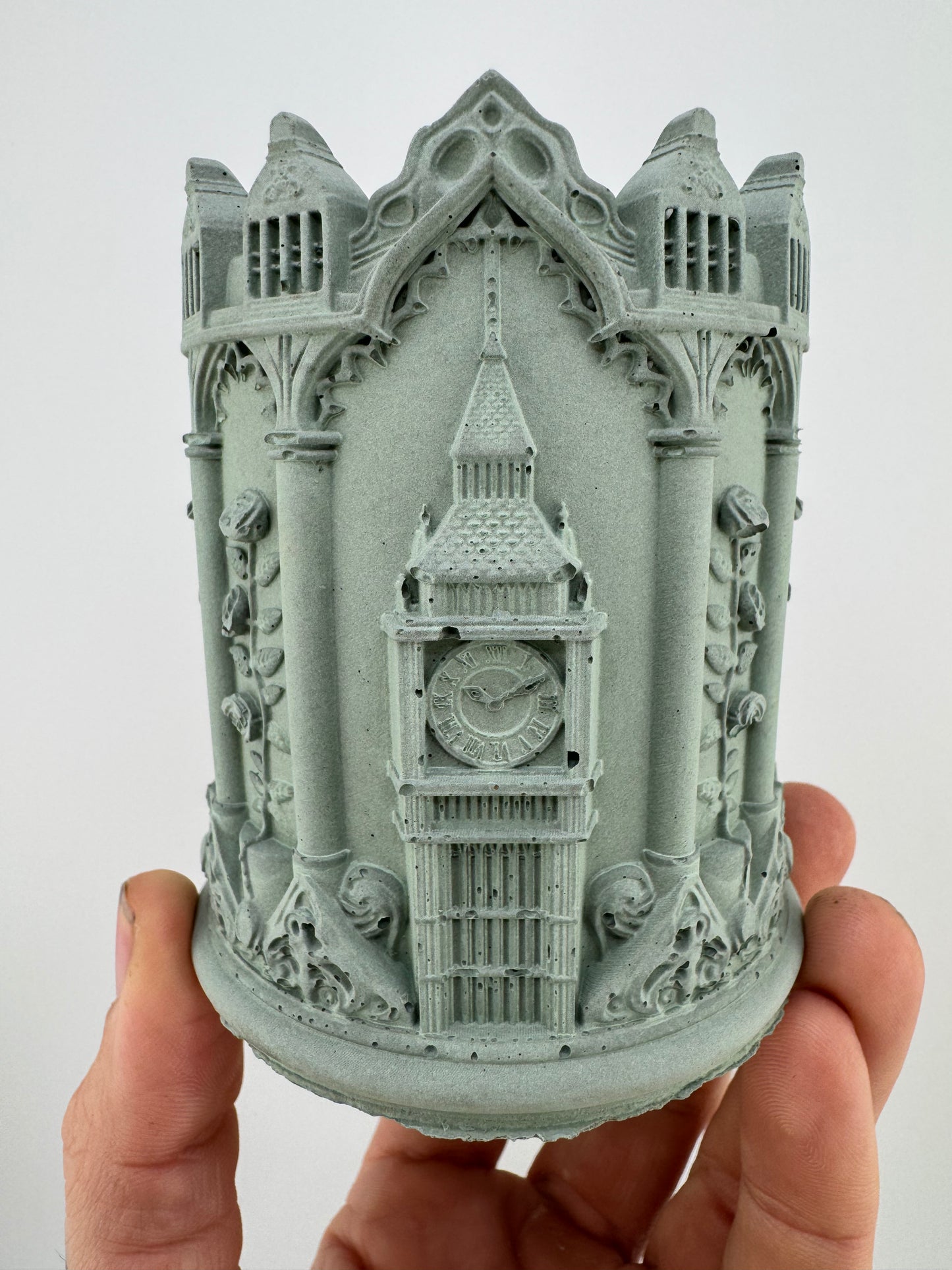 Big Ben and Roses Pot