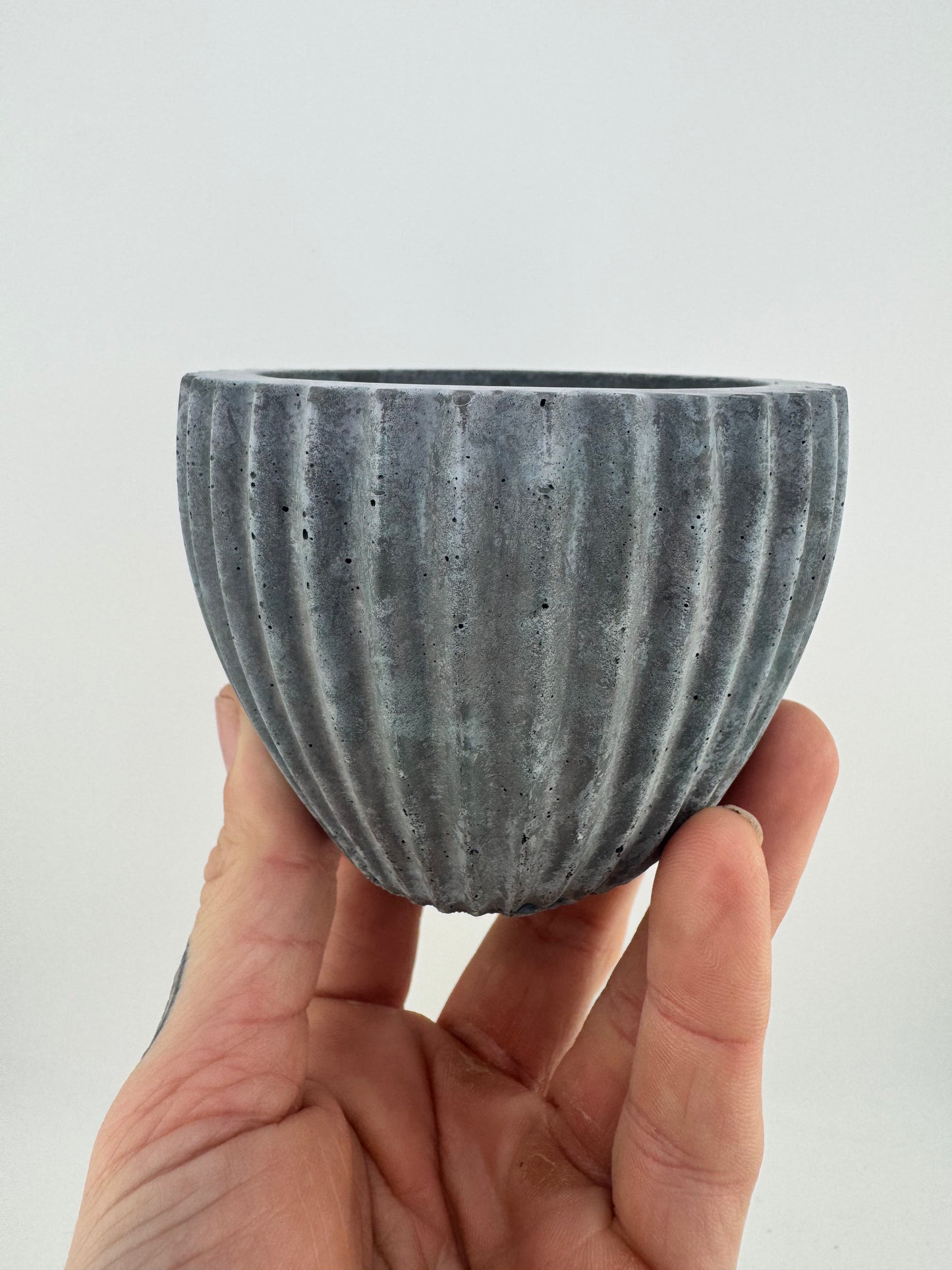 Ridged Pot