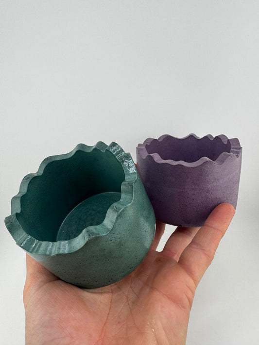 Petal Edge Pot
