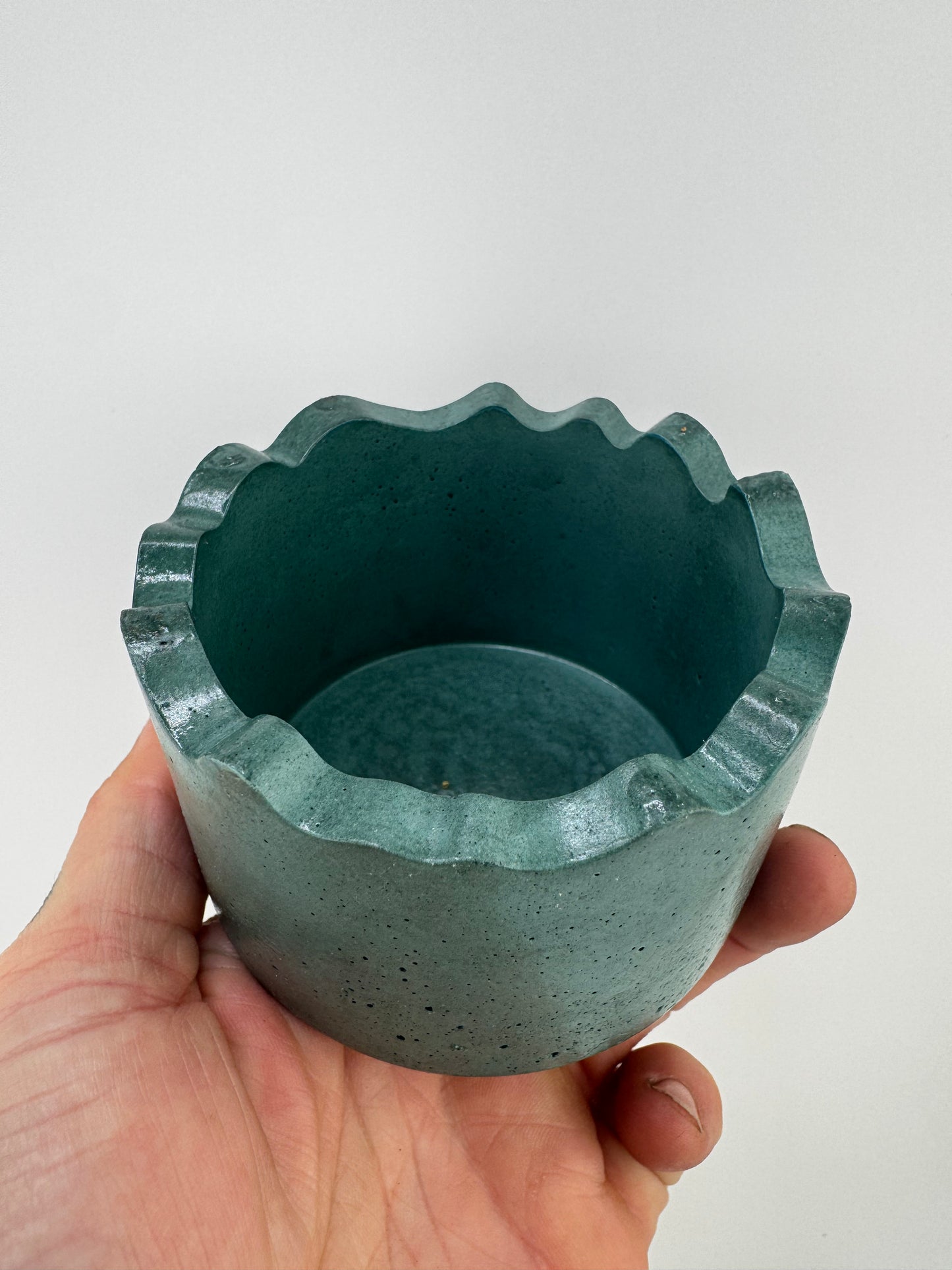 Petal Edge Pot