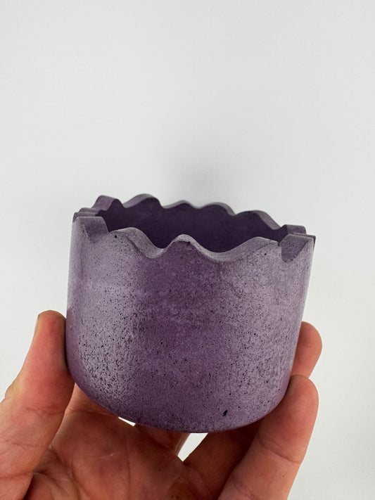 Petal Edge Pot