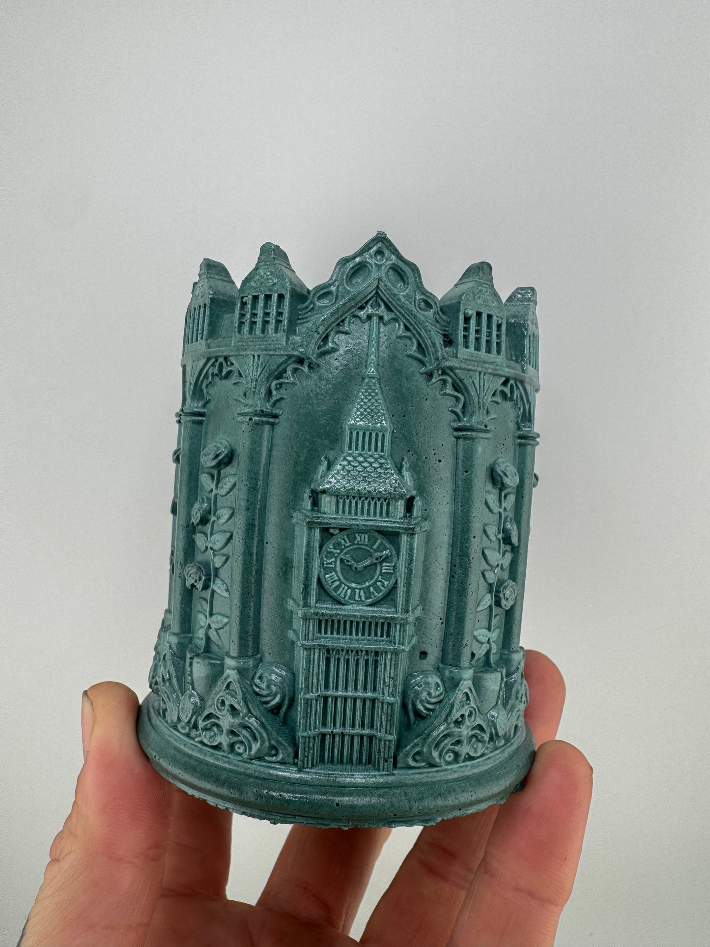 Big Ben and Roses Pot