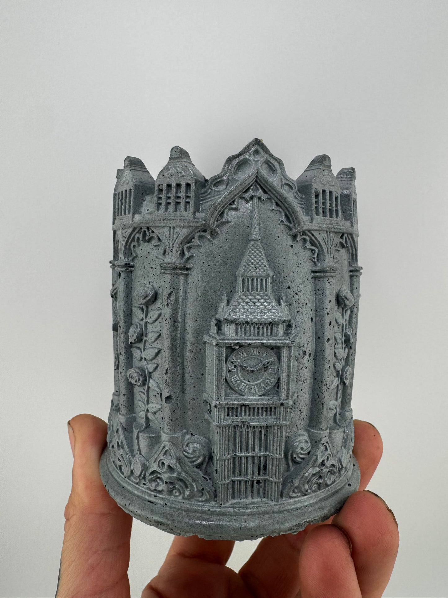 Big Ben and Roses Pot