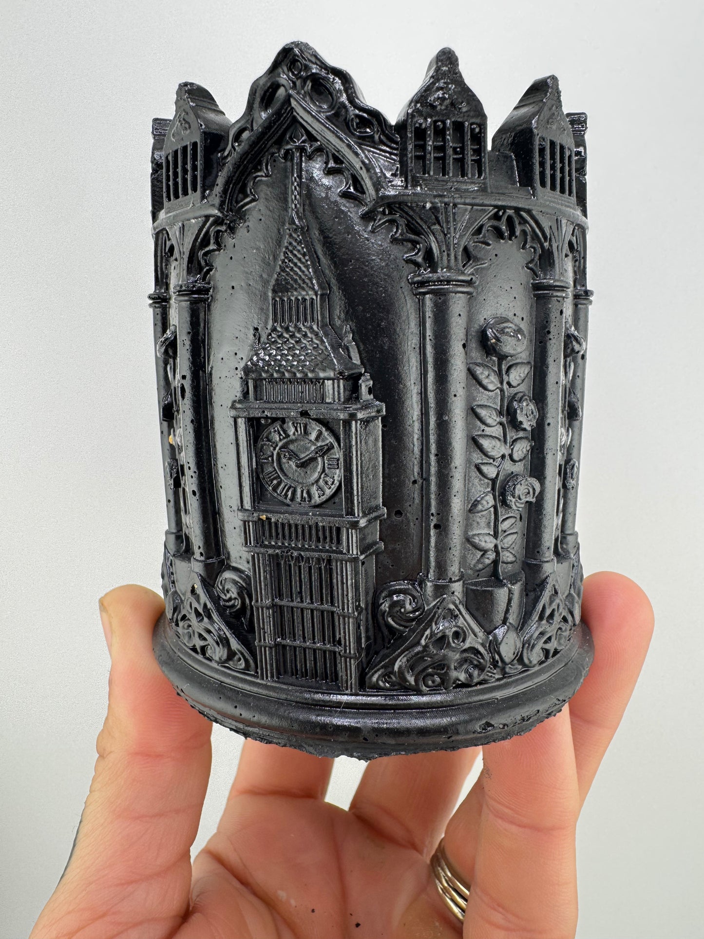 Big Ben and Roses Pot